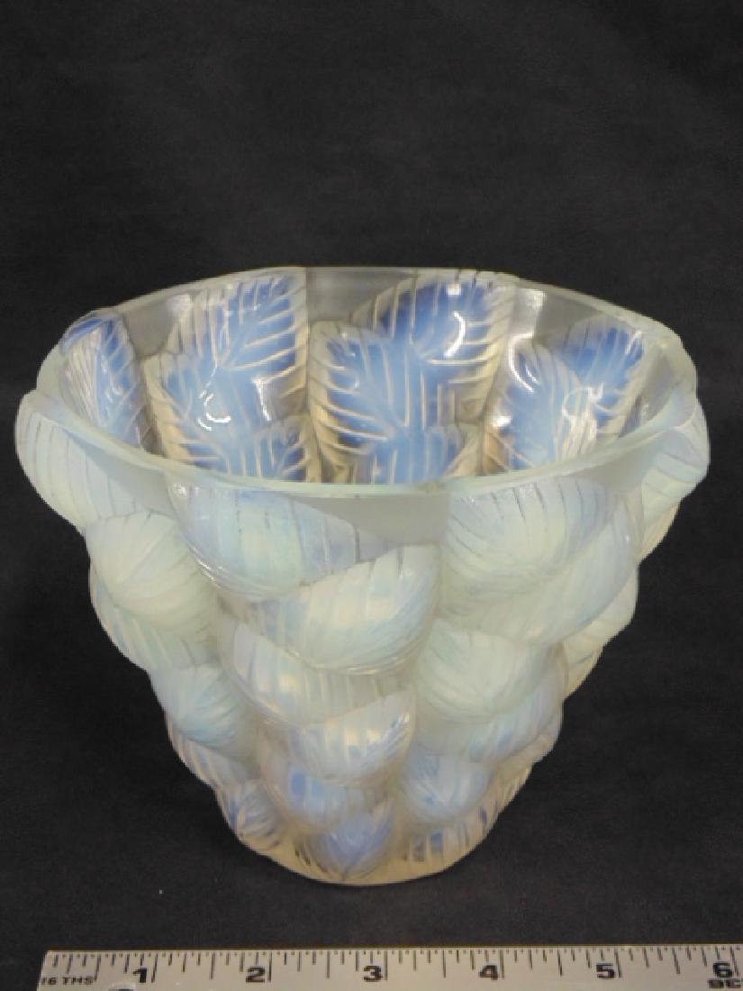 Lalique Vaseline glass bowl with leaf pattern (1 of 6)