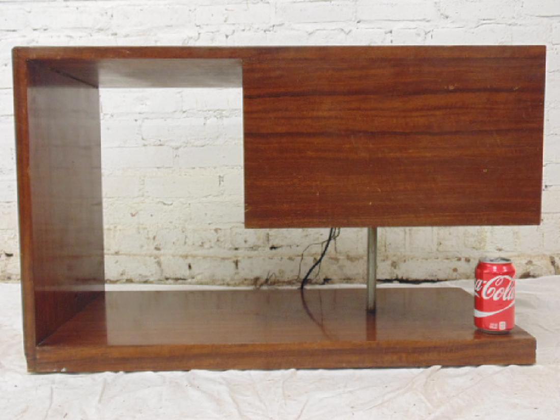 Gilbert Rohde radio cabinet, Monarch radio (1 of 8)