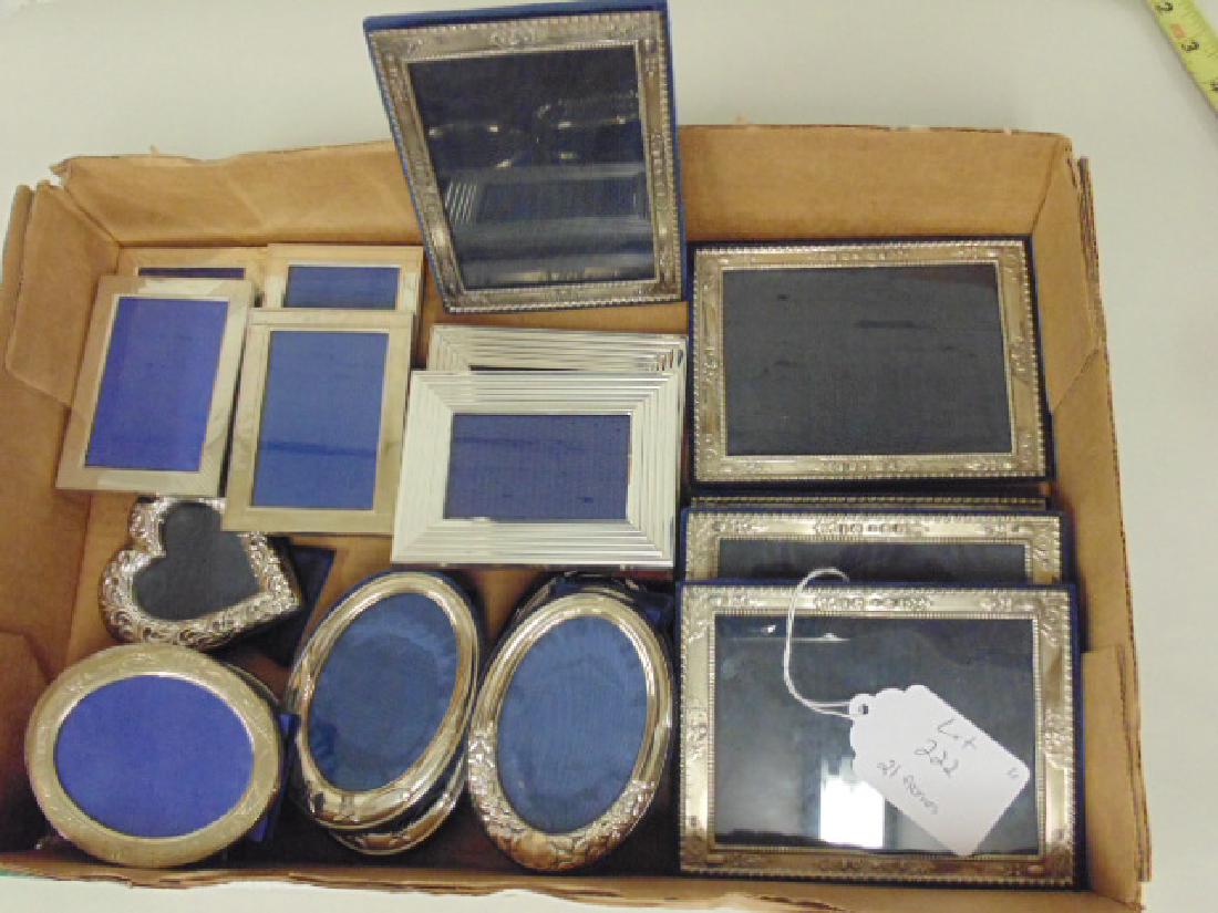Lot 21 small sterling silver picture frames (1 of 4)