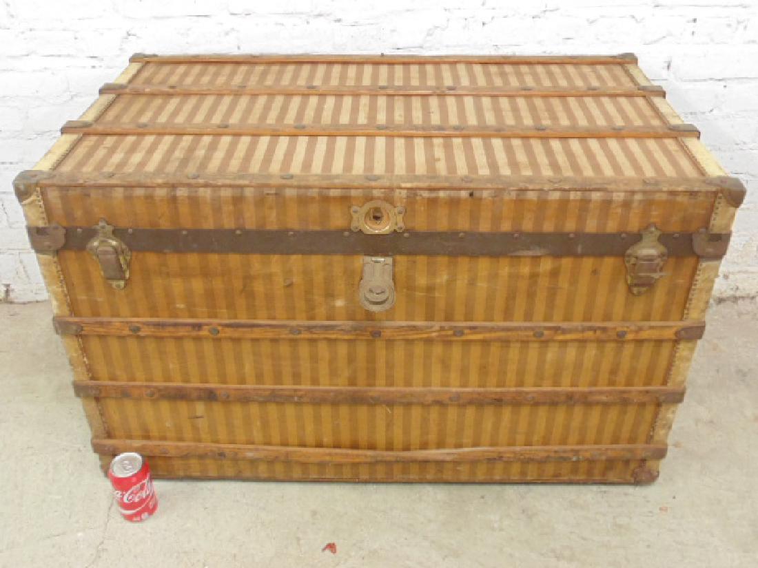 Vintage steamer trunk by Fibre Specialty Company (1 of 9)