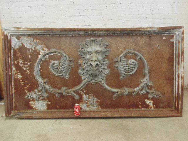 Large pressed zinc building plaque, decoration (1 of 5)