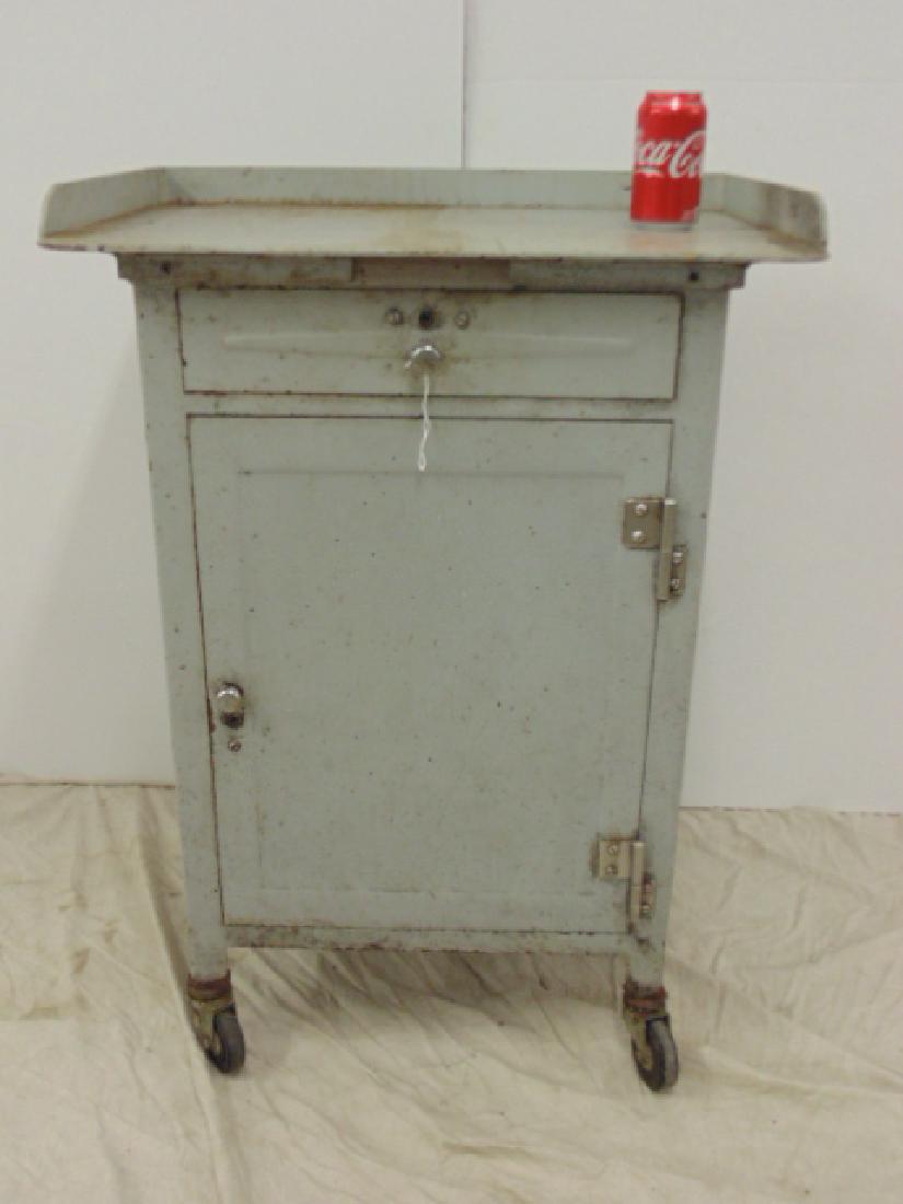 Industrial steel single door & drawer rolling cart (1 of 4)
