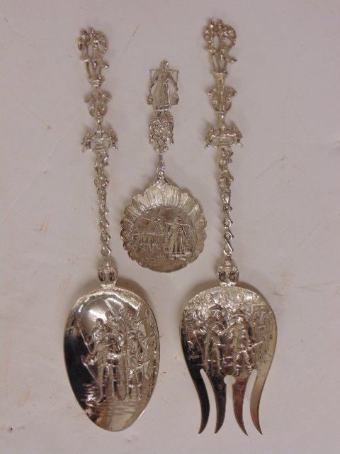 3 silver Dutch styled serving pieces, 6.5 troy: 3 silver Dutch styled serving pieces, 6.5 troy, matching serving spoon & fork plus small decorative spoon