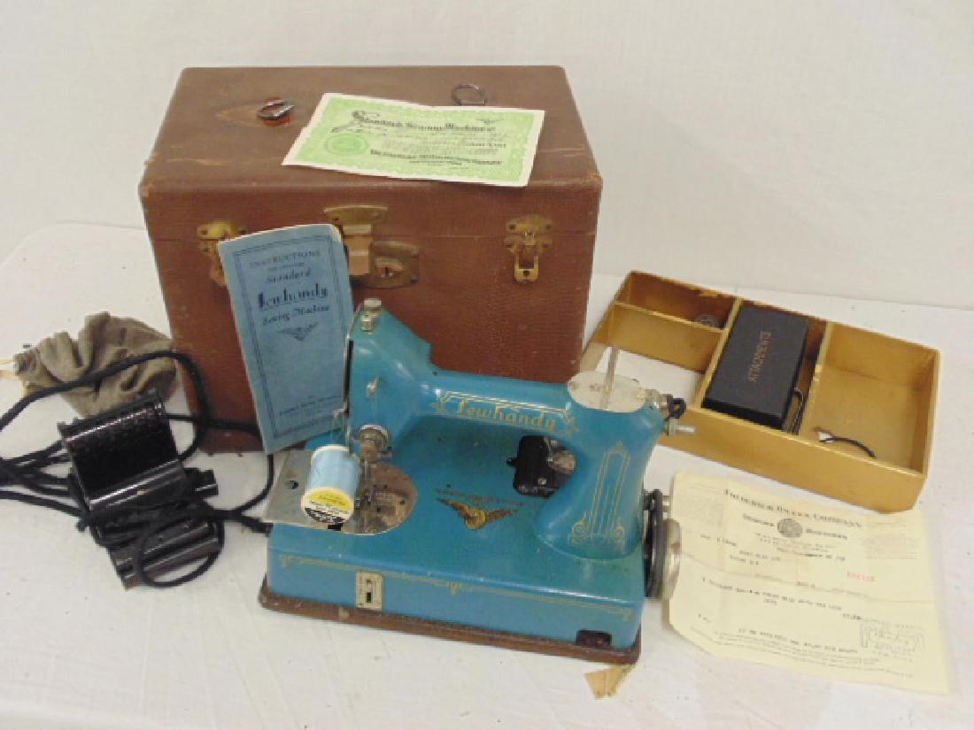 Sewhandy portable sewing machine in case (1 of 8)