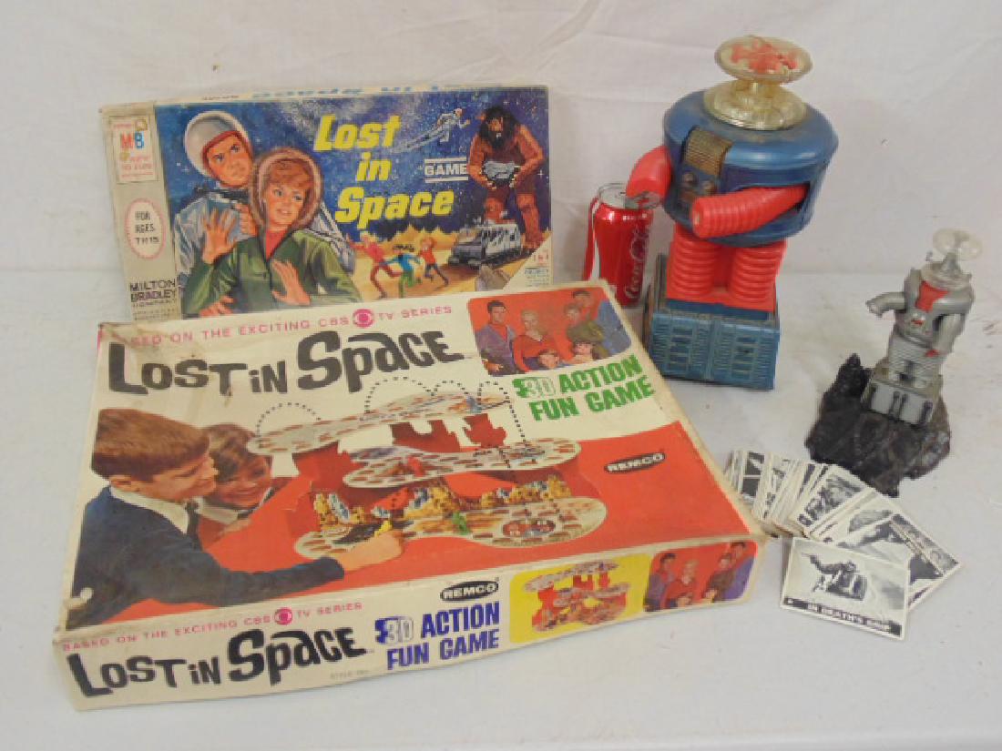 Lost in Space lot, includes 2 Robot, 2 games, & trading (1 of 7)
