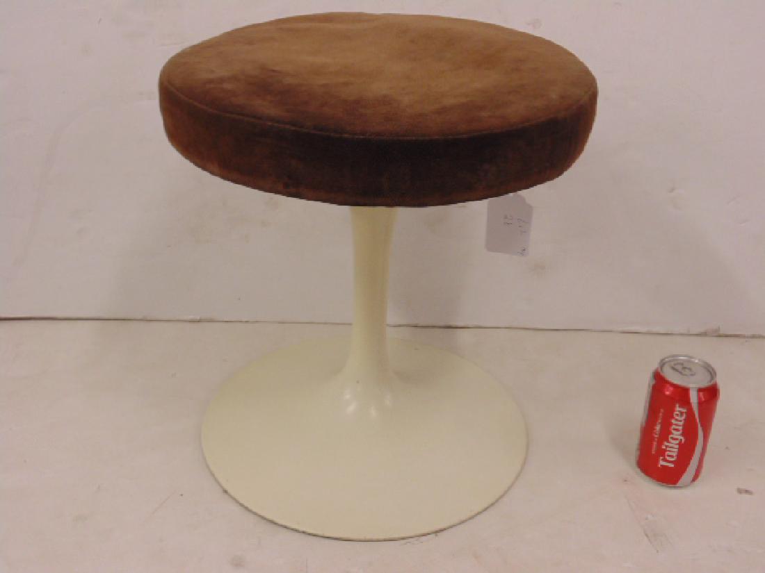Saarinen for Knoll stool, BR 51, white base, brown (1 of 5)