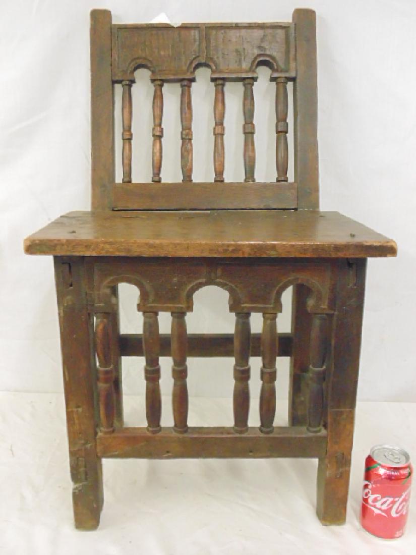 18th Century child's chair, spindle front & back, chair (1 of 5)