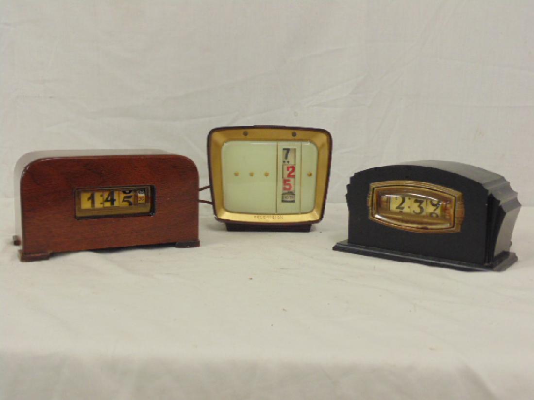 3 vintage analog clocks, includes Pennwood Model 715 (1 of 7)