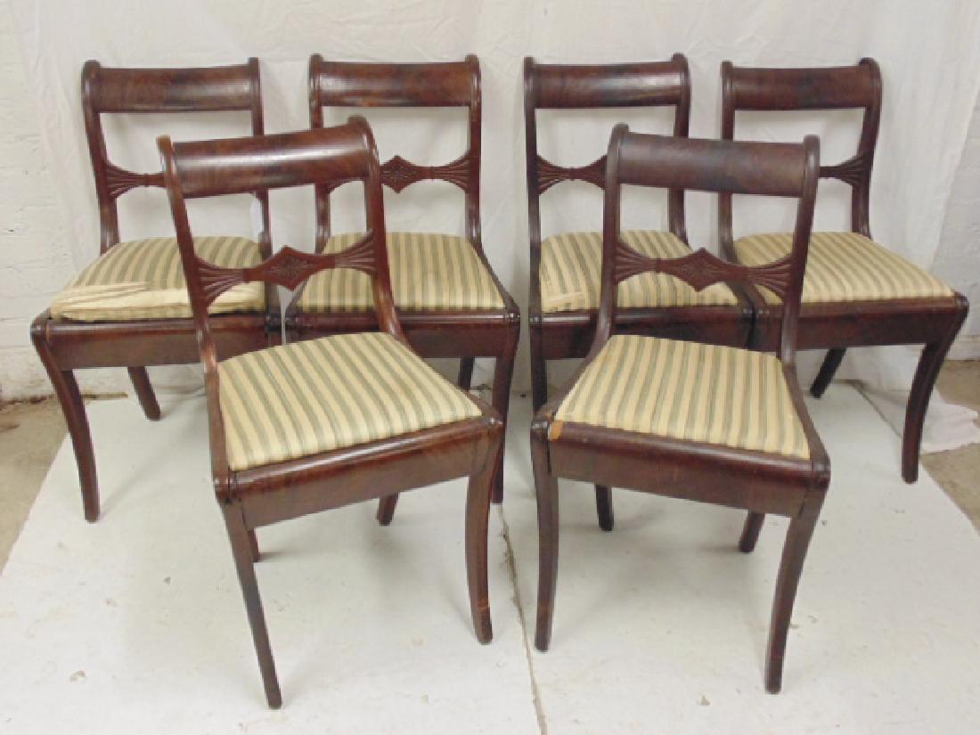 Set 6 Duncan Phyfe style dining chairs, in mahogany,: Set 6 Duncan Phyfe style dining chairs, in mahogany, loose seats, need work, some chairs are loose.