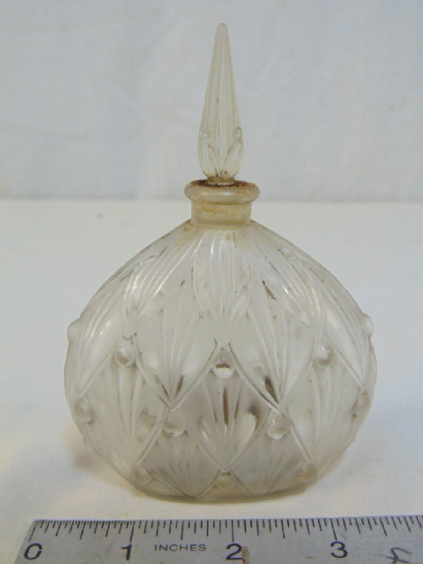 Viard French perfume bottle with stopper, "curtain": Viard French perfume bottle with stopper, "curtain" design, height is 4 7/8", good condition