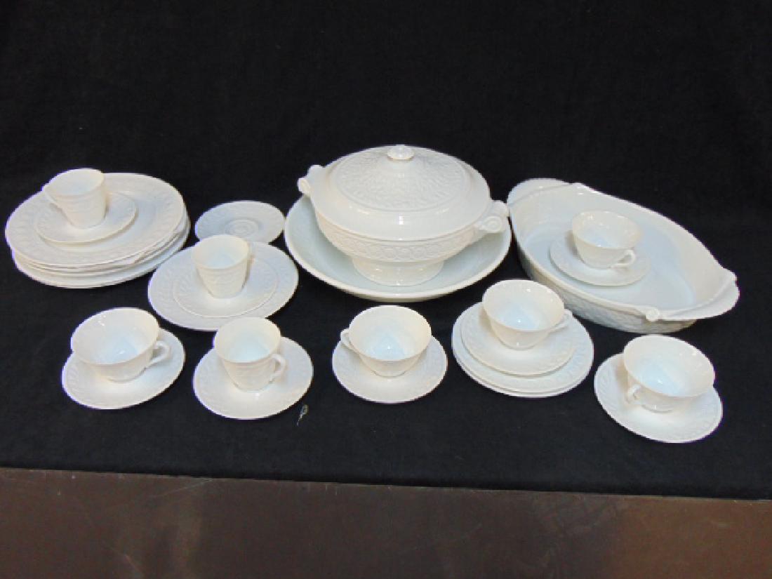 Set of Bernardaud Limoges porcelain, "Louvre", set: Set of Bernardaud Limoges porcelain, "Louvre", set consists of one large tray, tureen with underplate, eight cups and saucers, five dinner plates, and two salad plates, good condition