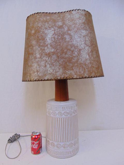 Martz Mid Century table lamp, art pottery table lamp: Martz Mid Century table lamp, art pottery table lamp signed Martz, with shade, wood finial, in good condition, total height is 31.5"
