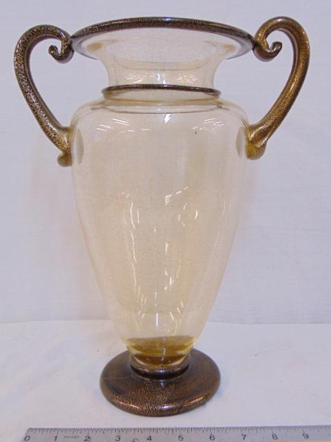 Gambaro Poggi Murano vase, Italian art glass vase, gilt: Gambaro Poggi Murano vase, Italian art glass vase, gilt speckled, 2 handles, height is 13.5", good condition, signed.