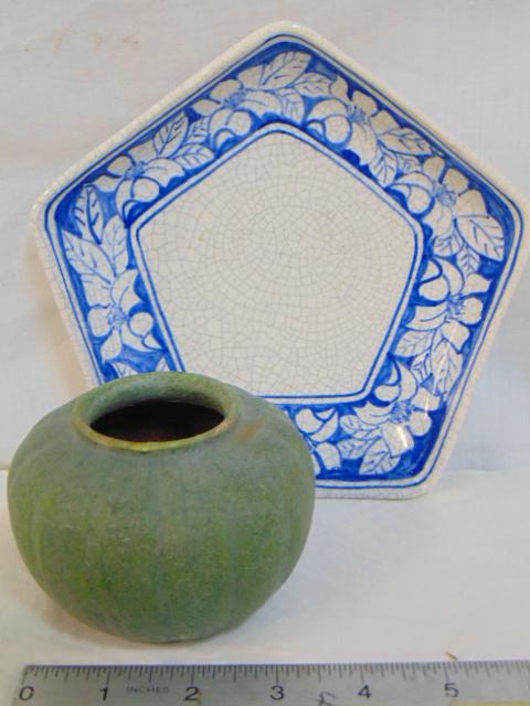 Grueby vase & Dedham pottery dish, unsigned Grueby: Grueby vase & Dedham pottery dish, unsigned Grueby pottery vase in green, height is 2.75", minor chip on rim & blue & white Dedham 5 sided dish, 7" across