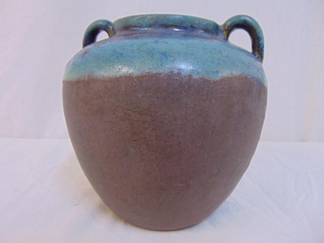 Fulper handles vase, art pottery vase in brown and blue: Fulper handles vase, art pottery vase in brown and blue / green, fine glaze in excellent condition, 6 7/8"