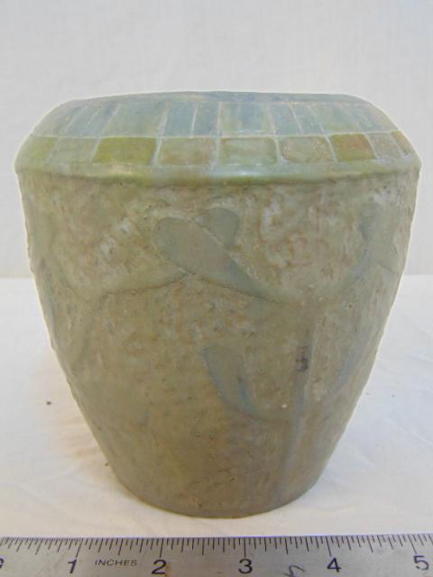 Jervis Oyster Bay vase, hairline at top, small chip: Jervis Oyster Bay vase, hairline at top, small chip inside, 5.25"