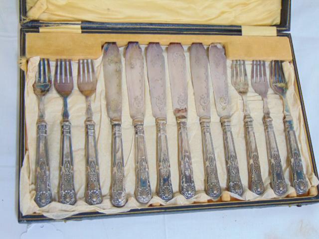 800 silver fish set in original case, service for 6: 800 silver fish set in original case, service for 6 fish set, 6 forks & 6 knives.