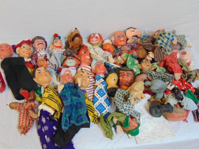 Large lot hand puppets, plastic, composite heads, 2: Large lot hand puppets, plastic, composite heads, 2 boxes, large variety of figures, animals etc.