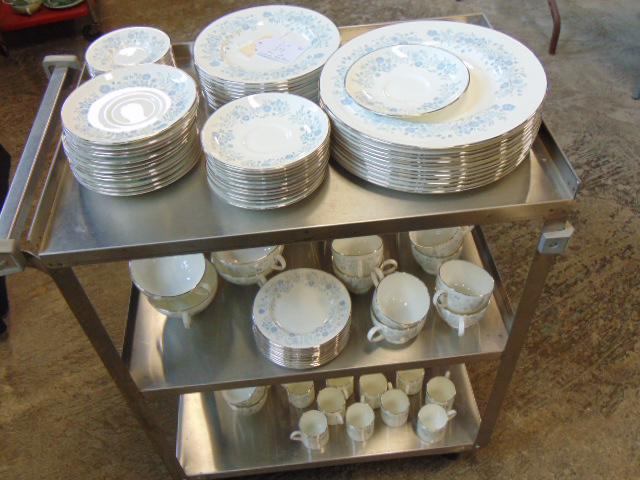 Wedgewood "Belle Fleur" porcelain dinnerware set, white (1 of 7)