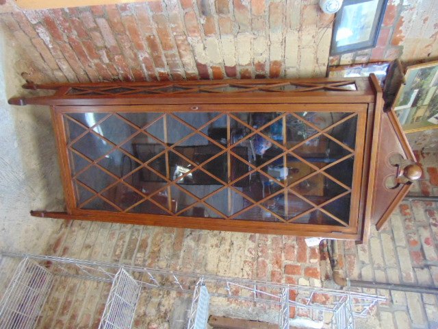 Mahogany inlaid corner cabinet, wood shelves (1 of 7)