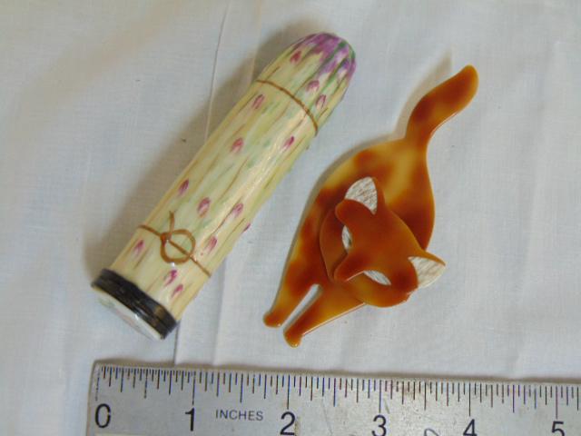 Lea Stein Paris cat pin & Limoges porcelain "Asparagus": Lea Stein Paris cat pin & Limoges porcelain "Asparagus" container
