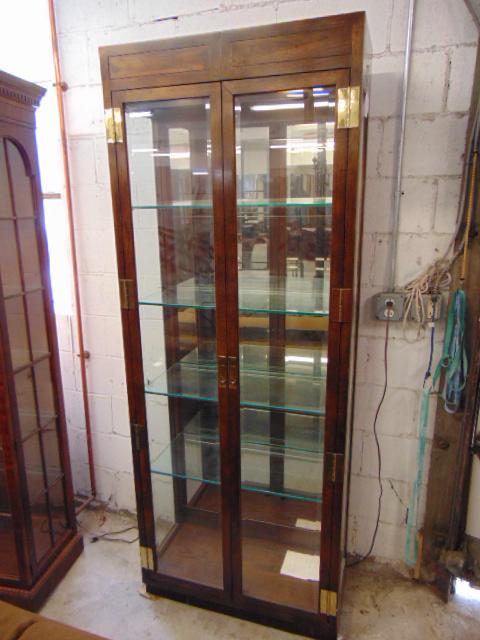 Henredon display cabinet with glass shelves & mirrored: Henredon display cabinet with glass shelves & mirrored back, with dimmable light, cabinet is 31.5" by 15", height is 82.5"