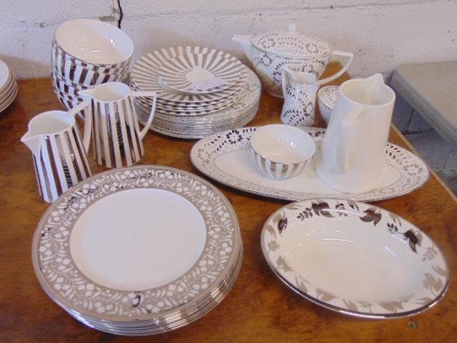 Lot silver luster Wedgewood porcelain, various: Lot silver luster Wedgewood porcelain, various patterns, Jasper Conran dinnerware, includes various dinner plates, pitchers, serving plates teapot etc.