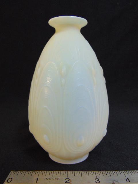 Signed Sabino Paris Art Deco art glass vase, 5 1/2": Signed "Sabino Paris" in script Art Deco art glass vase, 5 1/2" height, excellent condition