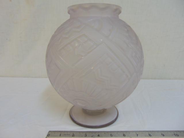 Signed Sabino France Art Deco vase, 10" height 8 1/2": Signed Sabino France Art Deco vase, 10" height 8 1/2" wide, excellent condition