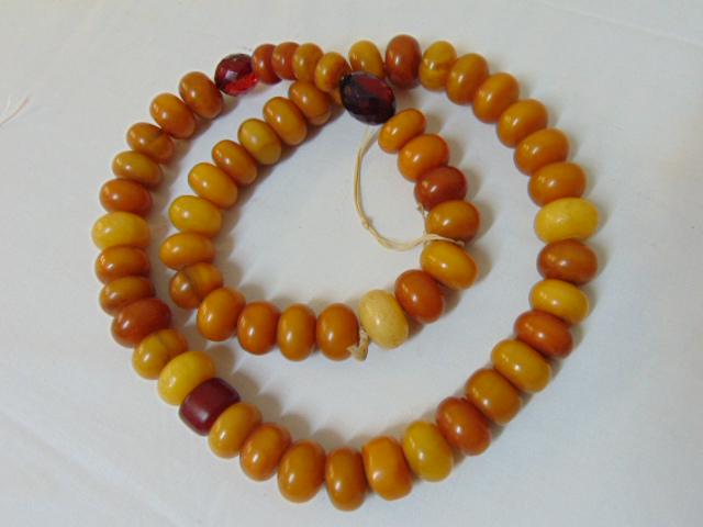 Jewelry. Chinese Antique Butterscotch Baltic Amber: Jewelry. Chinese Antique Butterscotch Baltic Amber necklace, 19' length. over 300 grams, Estate