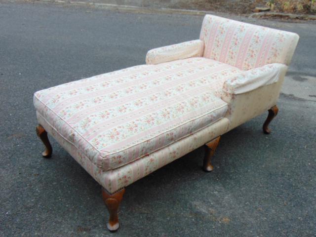 Ralph Lauren daybed, carved wood legs, upholstery is: Upholstered daybed, carved wood legs, upholstery is faded on one side, 64" by 34", height is 33" no bolts
