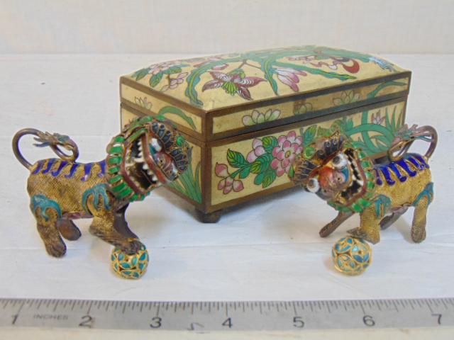 Asian lot, cloisonne foo dogs & box, fine enamel over (1 of 8)