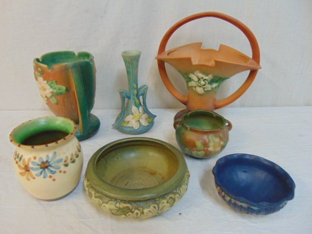 7 pieces Roseville & Weller art pottery (1 of 8)