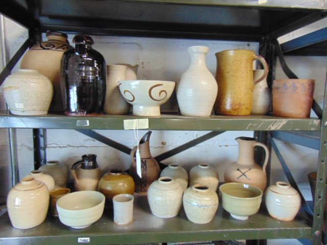 Collection art pottery by Herbert Sargent, various piec (1 of 15)