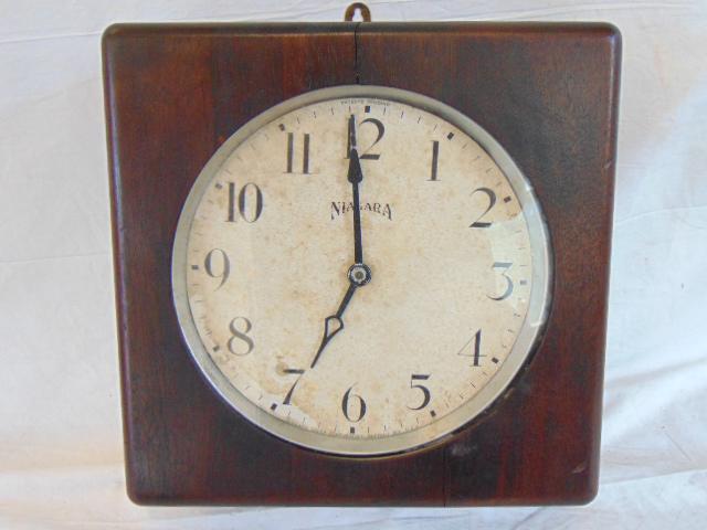 Niagara Vintage battery operated wall clock, Niagara (1 of 6)