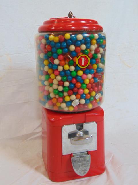 Vintage gumball machine, no name, with key, glass good, (1 of 4)