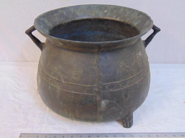 Large ancient Chinese cauldron, various designs on (1 of 7)