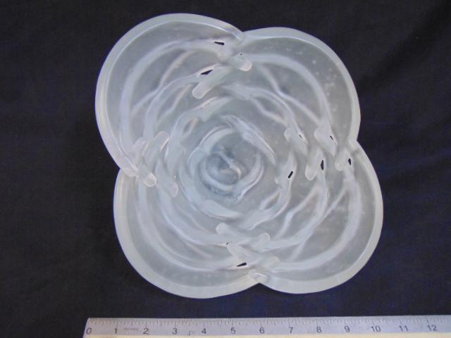 Art glass sculpture, Donald Robertson, "Moulage a la: Art glass sculpture, Donald Robertson, "Moulage a la Cire Peidge", 1999, has one popped air bubble, otherwise in good condition.