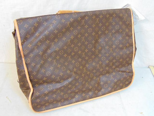 Louis Vuitton folding garment bag, luggage: Louis Vuitton folding garment bag, luggage