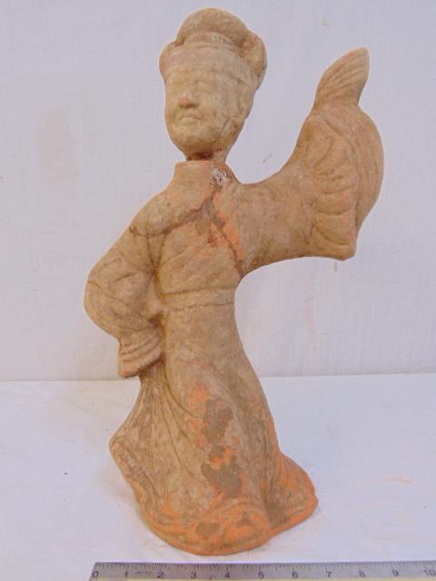 Early Chinese terracotta figure, dancing woman, old (1 of 9)