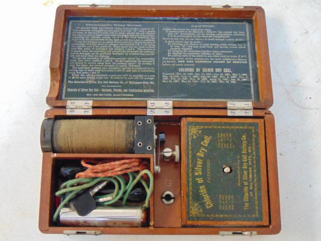 Chloride of Silver Dry Cell Battery, in wood case, (1 of 6)