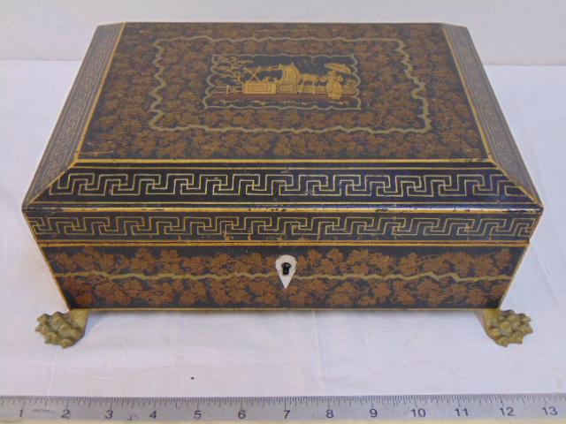 Chinese export lacquered box, decorated with (1 of 5)