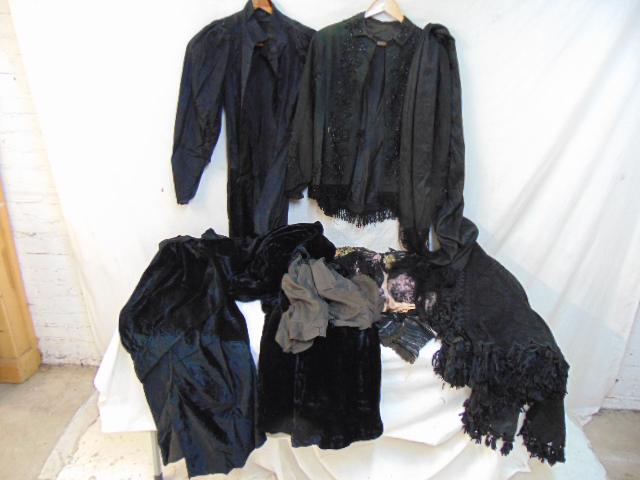 Collection of Victorian mourning clothes, 8 pcs to (1 of 10)