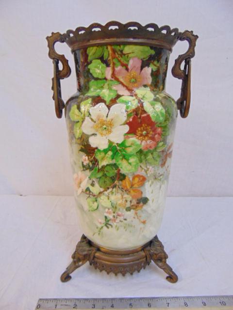 Galle art pottery vase, bronze mounted, on bronze (1 of 10)