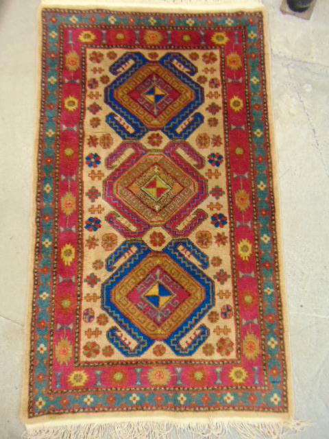 Scatter rug, 3 diamond pattern, good pile, condition, (1 of 4)