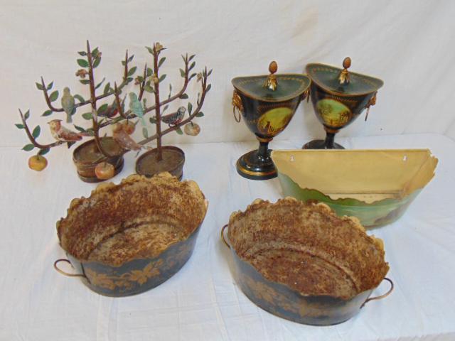Toleware lot, pair birds on branches, pair covered (1 of 10)