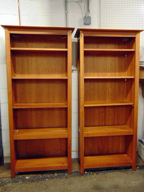 Pair cherry bookcases, VT, open front, with adjustable (1 of 5)