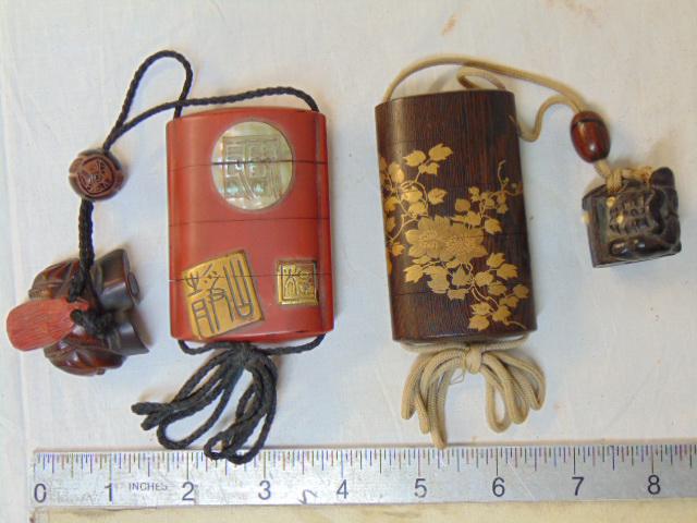 2 Japanese Inro, red lacquered with mother pearl (1 of 5)