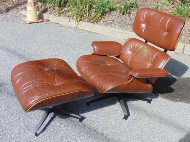 Leather Eames chair & ottoman, in rosewood, for Herman (1 of 15)