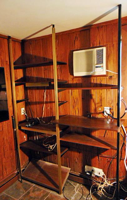 Omni wall unit, shelves only, three rails. George (1 of 6)